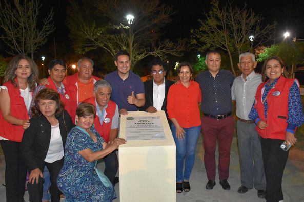 Entrega de placas con nominación de plazas y parques al barrio Senac.