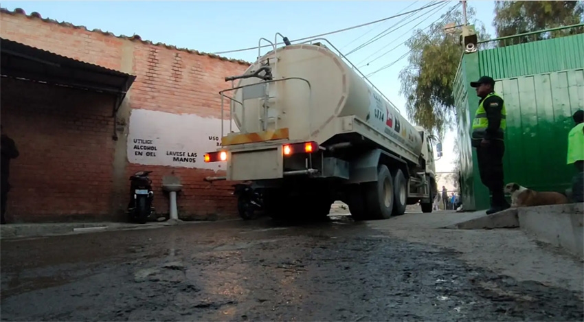 Cosaalt apoya con agua potable de manera gratuita al Penal de Morros Blancos